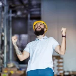 FGTS 2024 homem trabalhador feliz saque aniversário